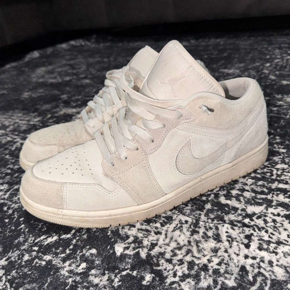 Nike Air Jordan 1 Low White Sneakers